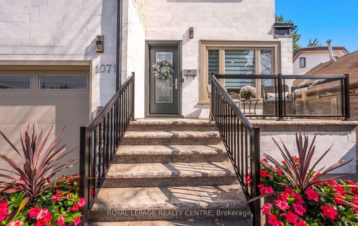 Photo 1 at 1071 Westmount Avenue, Lakeview, Mississauga