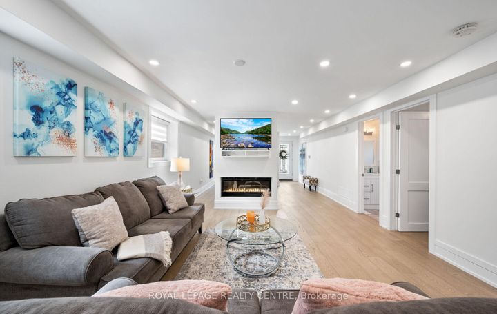 Photo 7 at 1071 Westmount Avenue, Lakeview, Mississauga