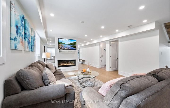 Photo 8 at 1071 Westmount Avenue, Lakeview, Mississauga