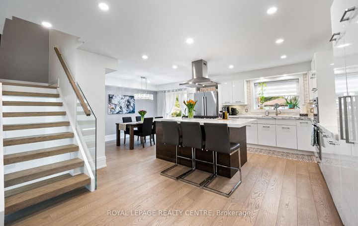 Photo 9 at 1071 Westmount Avenue, Lakeview, Mississauga