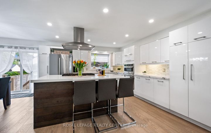 Photo 10 at 1071 Westmount Avenue, Lakeview, Mississauga