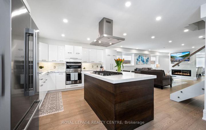 Photo 12 at 1071 Westmount Avenue, Lakeview, Mississauga