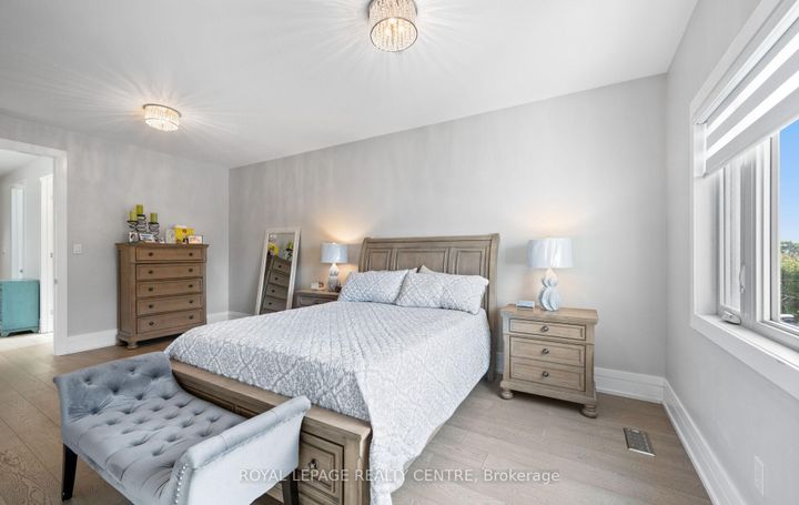 Photo 16 at 1071 Westmount Avenue, Lakeview, Mississauga