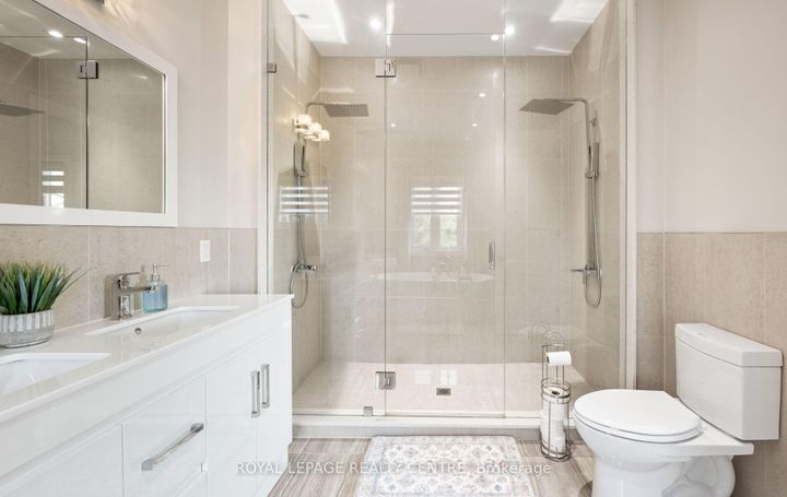Photo 17 at 1071 Westmount Avenue, Lakeview, Mississauga