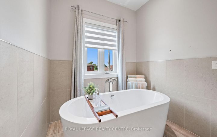 Photo 18 at 1071 Westmount Avenue, Lakeview, Mississauga