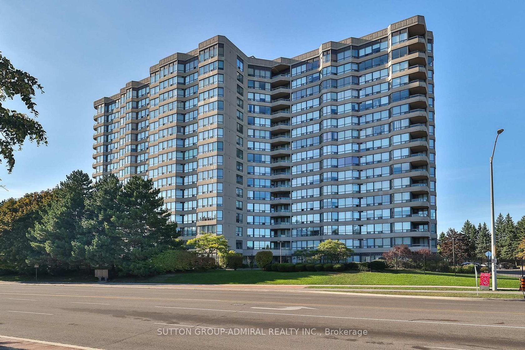 308 - 7420 Bathurst Street, Brownridge, Vaughan 