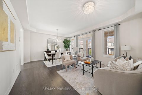 Photo 4 at 30 Bannockburn Drive, Vellore Village, Vaughan