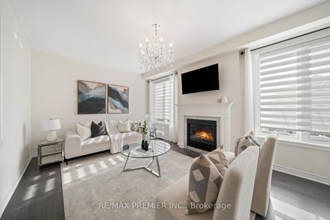 Photo 7 at 30 Bannockburn Drive, Vellore Village, Vaughan