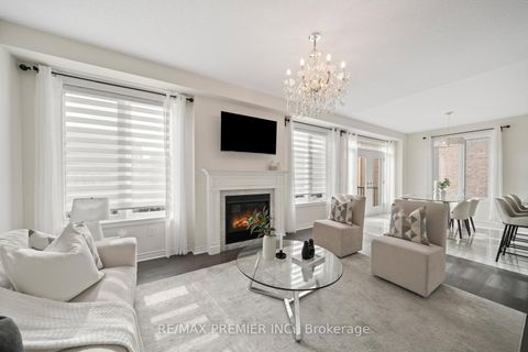 Photo 8 at 30 Bannockburn Drive, Vellore Village, Vaughan