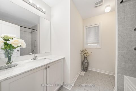 Photo 37 at 30 Bannockburn Drive, Vellore Village, Vaughan