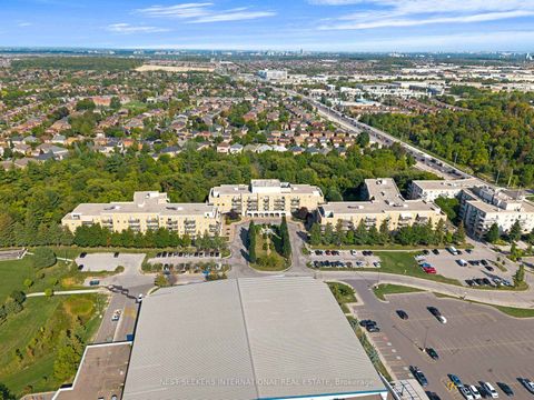 Photo 2 at 415 - 2502 Rutherford Road, Maple, Vaughan