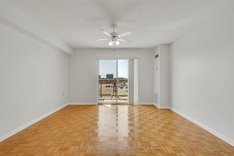 Photo 8 at 415 - 2502 Rutherford Road, Maple, Vaughan