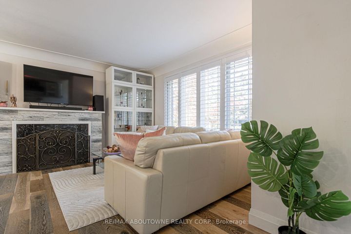 Photo 11 at 2105 Maplewood Drive, Brant, Burlington