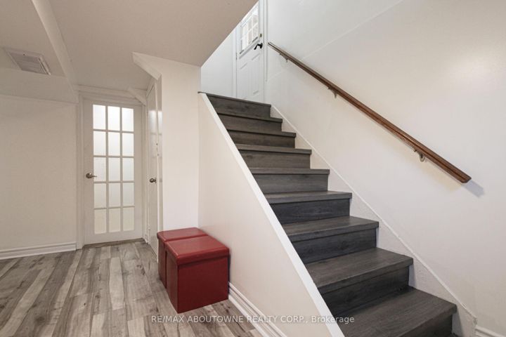 Photo 25 at 2105 Maplewood Drive, Brant, Burlington