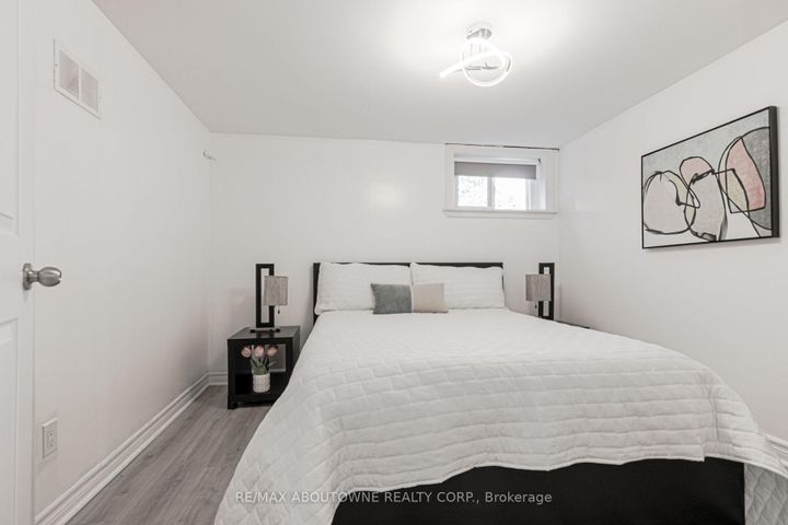 Photo 31 at 2105 Maplewood Drive, Brant, Burlington