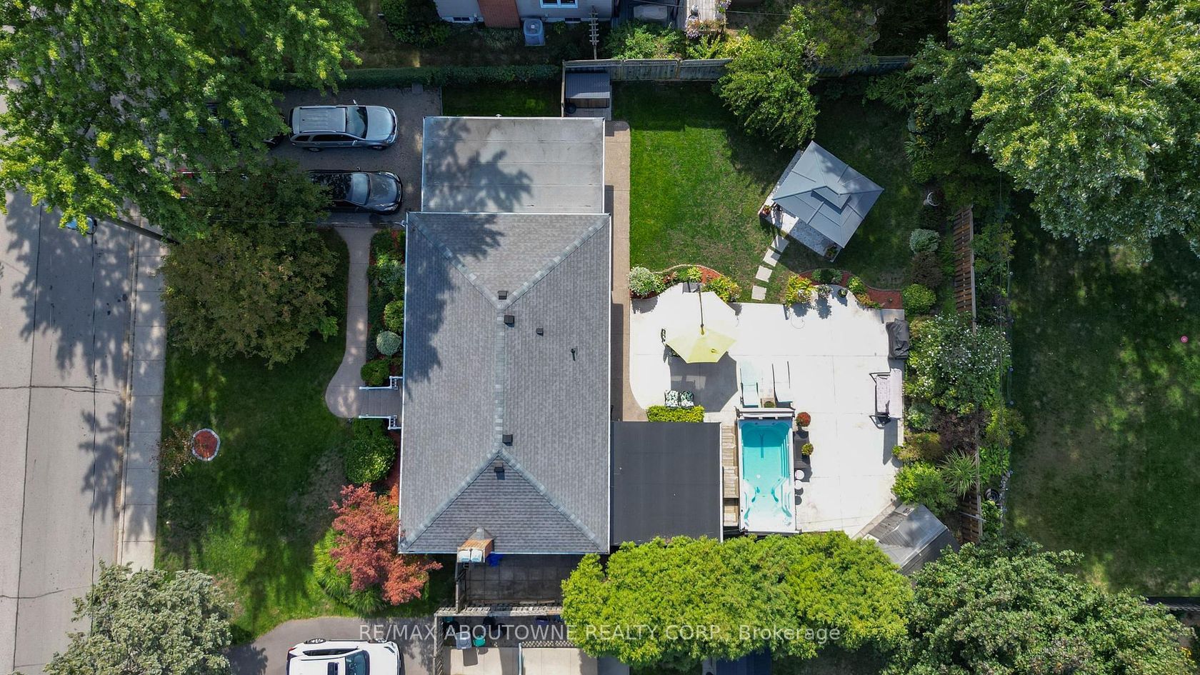 2105 Maplewood Drive, Brant, Burlington 2