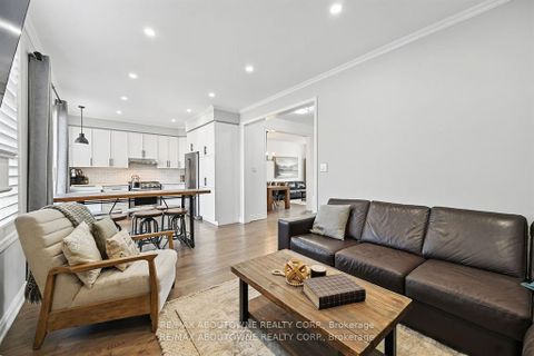 Photo 3 at 2536 Bracken Drive, WM Westmount, Oakville