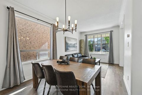 Photo 5 at 2536 Bracken Drive, WM Westmount, Oakville