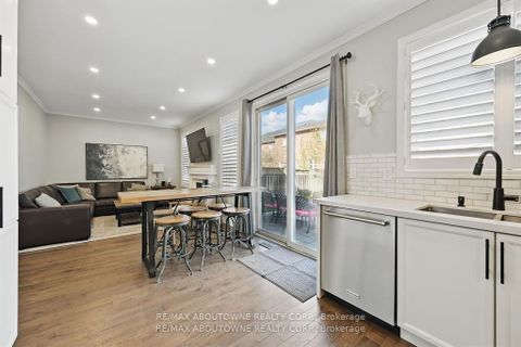 Photo 12 at 2536 Bracken Drive, WM Westmount, Oakville