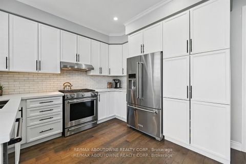 Photo 14 at 2536 Bracken Drive, WM Westmount, Oakville