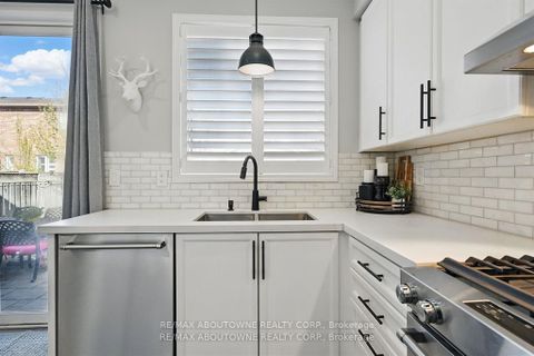 Photo 15 at 2536 Bracken Drive, WM Westmount, Oakville