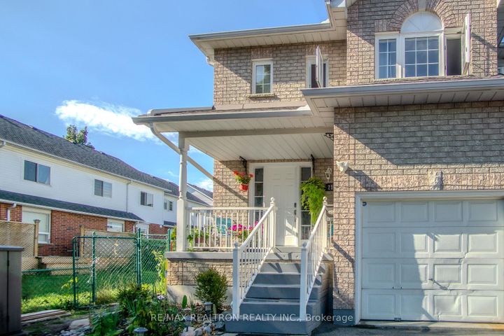 Photo 3 at 214 Graburn Ave Avenue, Central, Oshawa