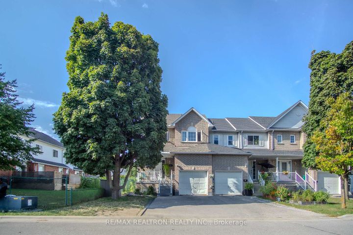 Photo 4 at 214 Graburn Ave Avenue, Central, Oshawa