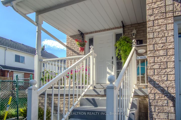 Photo 7 at 214 Graburn Ave Avenue, Central, Oshawa
