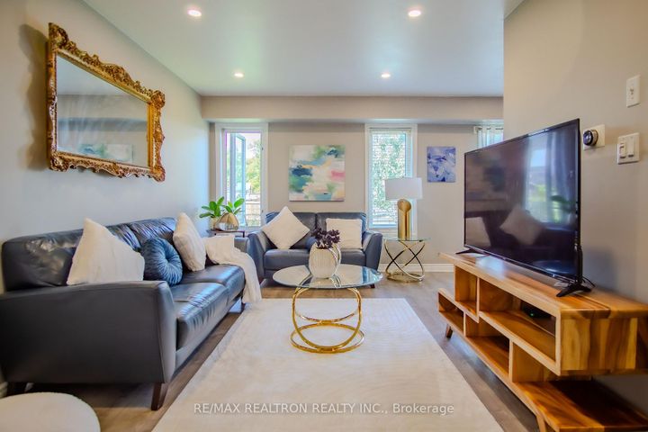 Photo 11 at 214 Graburn Ave Avenue, Central, Oshawa