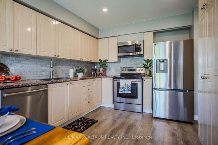 Photo 16 at 214 Graburn Ave Avenue, Central, Oshawa