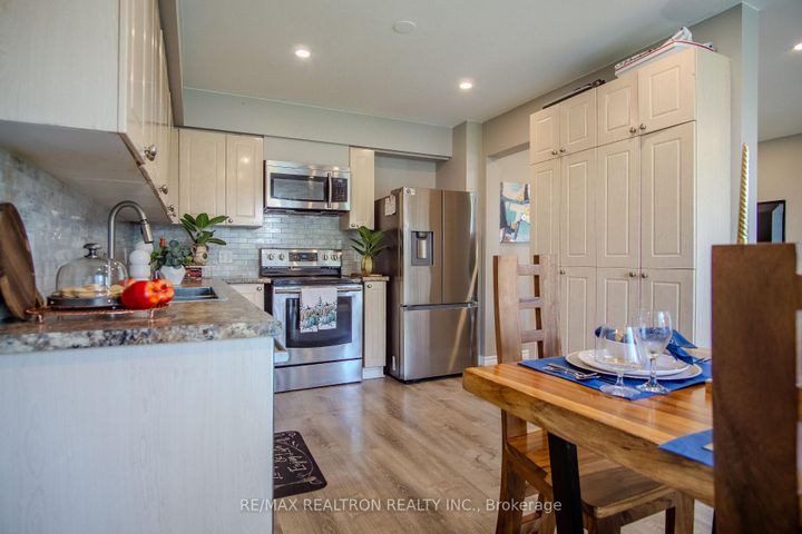 Photo 17 at 214 Graburn Ave Avenue, Central, Oshawa