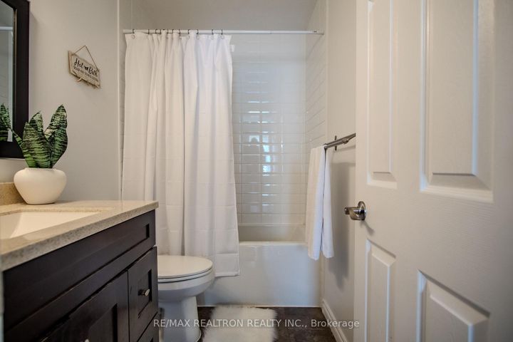 Photo 39 at 214 Graburn Ave Avenue, Central, Oshawa