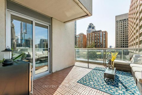 Photo 8 at 701 - 35 Balmuto Street, Bay Street Corridor, Toronto Photo 8 at 701 - 35 Balmuto Street, Bay Street Corridor, Toronto