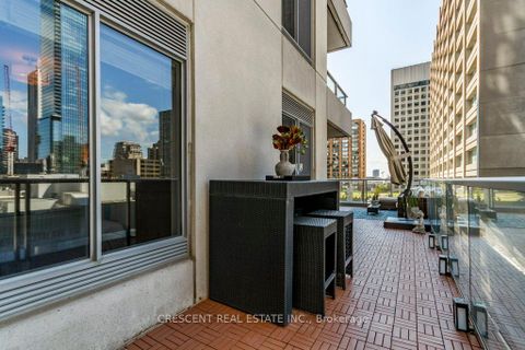 Photo 10 at 701 - 35 Balmuto Street, Bay Street Corridor, Toronto Photo 10 at 701 - 35 Balmuto Street, Bay Street Corridor, Toronto