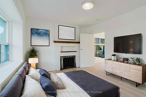 Photo 3 at 4 GREENLAW Avenue, Davenport, Toronto