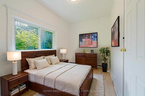 Photo 7 at 4 GREENLAW Avenue, Davenport, Toronto