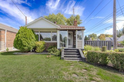Photo 1 at 35 Porter Crescent, Dorset Park, Toronto