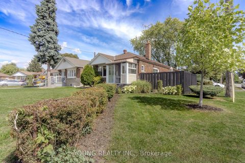 Photo 4 at 35 Porter Crescent, Dorset Park, Toronto
