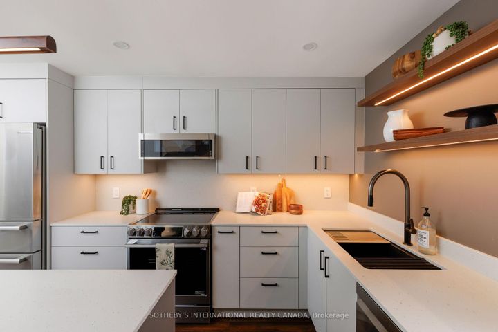 Photo 11 at 234 Waverley Road, The Beaches, Toronto