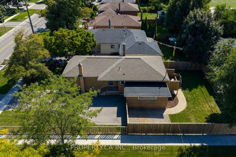 Photo 21 at 316 Renforth Drive, Markland Wood, Toronto