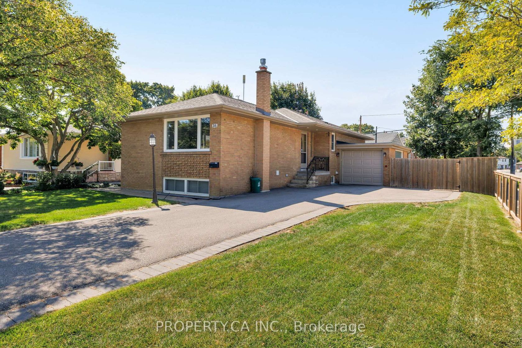 316 Renforth Drive, Markland Wood, Toronto 