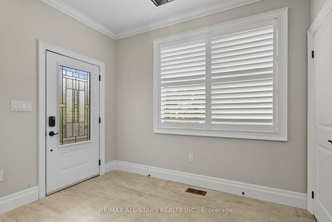 Photo 4 at 29 Patrick Drive, Aurora Highlands, Aurora