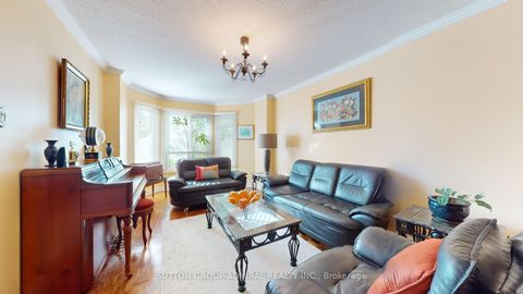Photo 4 at 25 Flamingo Road, Uplands, Vaughan