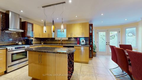 Photo 7 at 25 Flamingo Road, Uplands, Vaughan