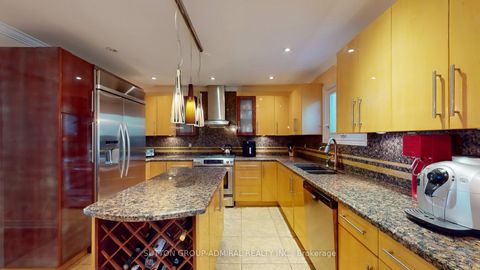 Photo 9 at 25 Flamingo Road, Uplands, Vaughan