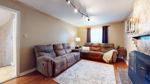 Photo 17 at 25 Flamingo Road, Uplands, Vaughan