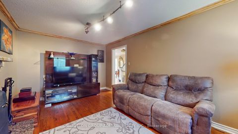 Photo 18 at 25 Flamingo Road, Uplands, Vaughan