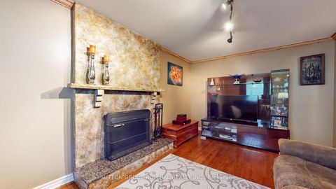 Photo 19 at 25 Flamingo Road, Uplands, Vaughan