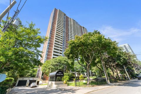 Photo 1 at 817 - 40 Homewood Avenue, South St. James Town, Toronto