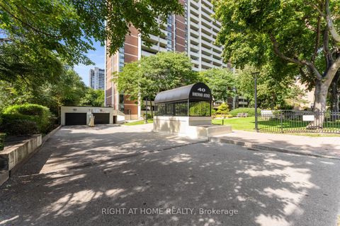 Photo 3 at 817 - 40 Homewood Avenue, South St. James Town, Toronto